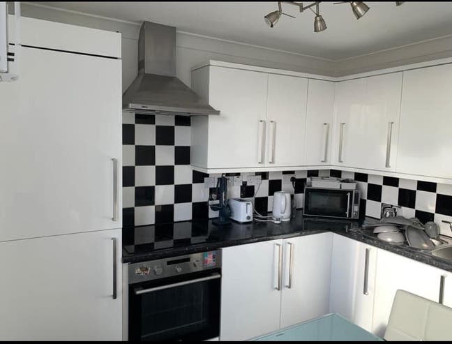 Spacious room in Zone 1 Main Photo