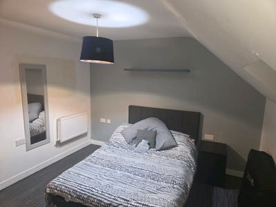 Large double furnished room for rent Main Photo