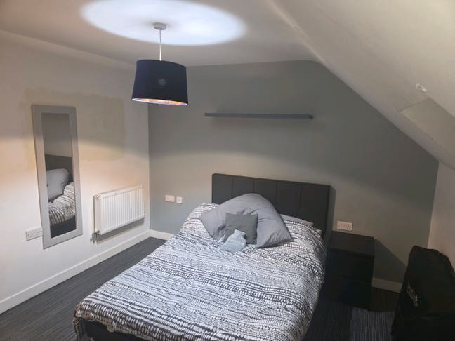 Large double furnished room for rent Main Photo