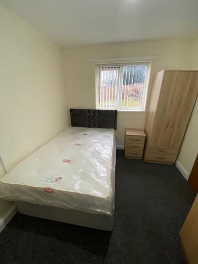 **Double En suit room, Bills included** Main Photo
