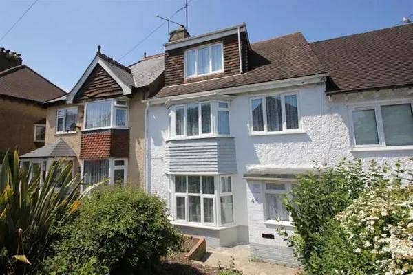 Urgent: Need someone to take over my tenacy  Main Photo