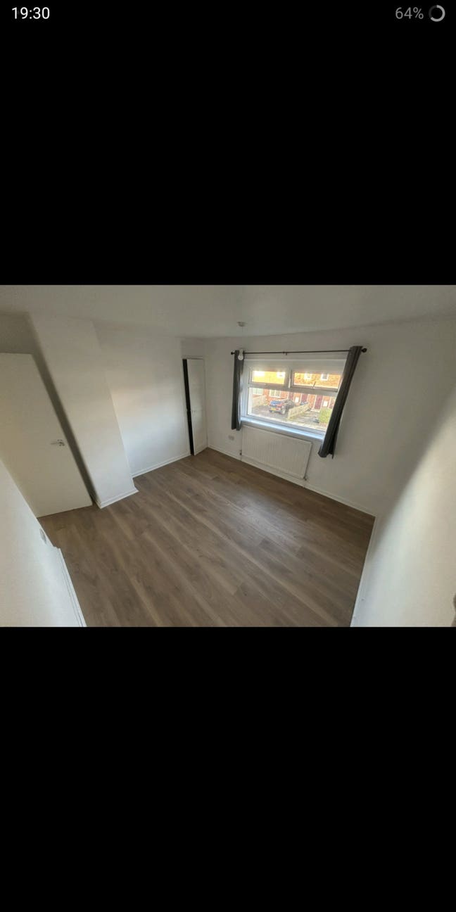 3 Bedroom Bright Newly Refurbished House  Main Photo