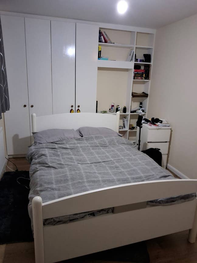 Bright & Cosy Room Available in a Lovely 3-Bedroom Main Photo