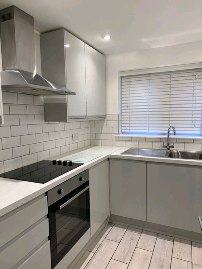 Well Presented 2 Bedroom Flat  Main Photo