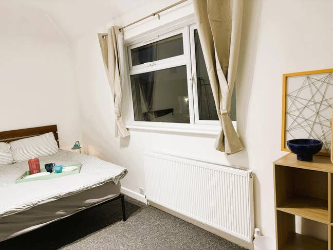Furbished Double Bed Room for Rent in Dagenham  Main Photo