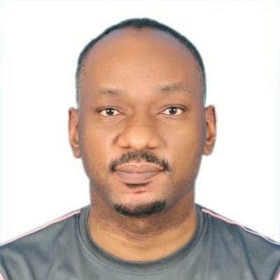 Double room wanted by a medical professional  Main Photo