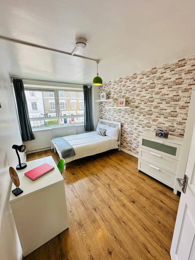 Dazzling Double Room in High-End Apartment Main Photo