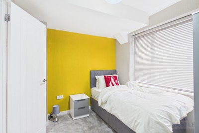 4-bed, 4-bath shared house - Daventry Avenue Main Photo