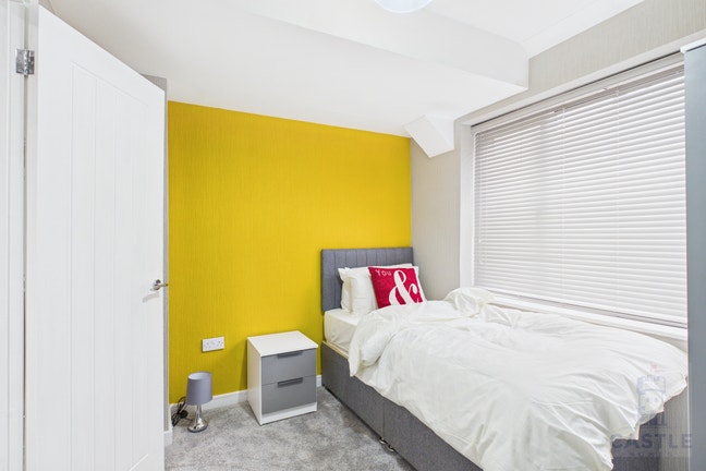 4-bed, 4-bath shared house - Daventry Avenue Main Photo