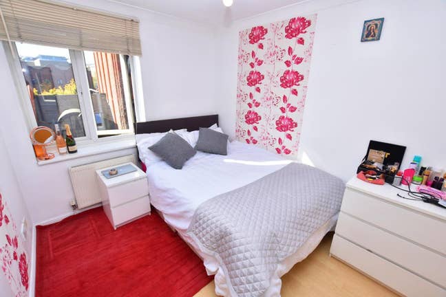 3 Bed Flat in best location Main Photo