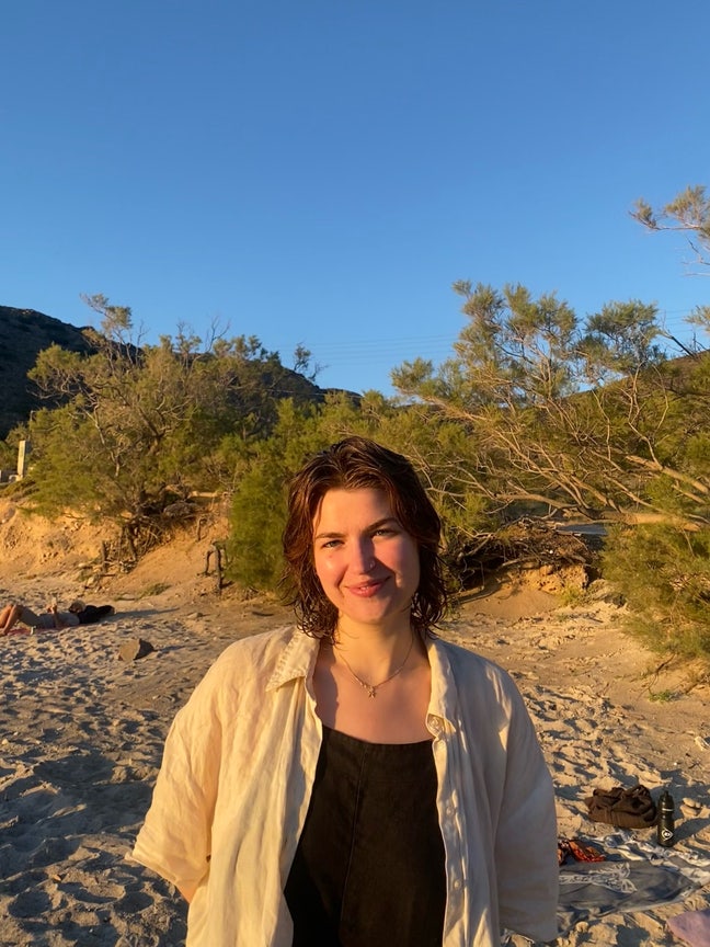 i'm Libbie, looking for a double room or buddy up! Main Photo