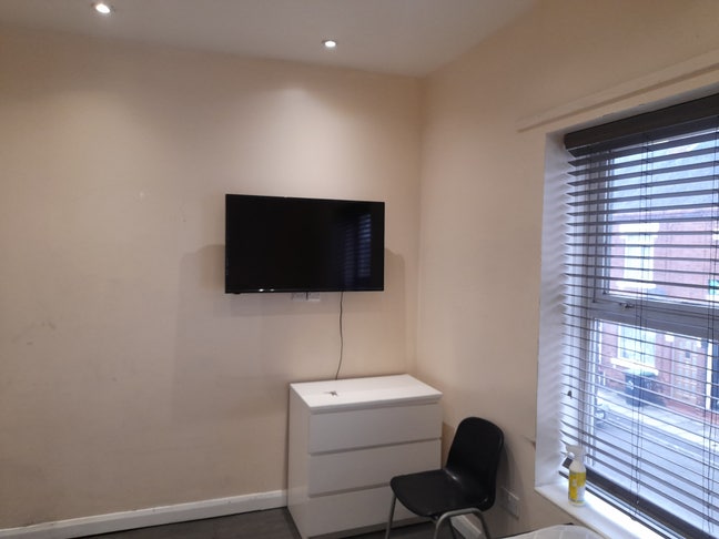 ST4/Shelton. Double Ensuite + Fridge + TV! Main Photo