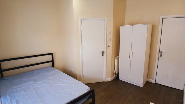 ST4/Shelton. Double Ensuite + Fridge + TV! Main Photo