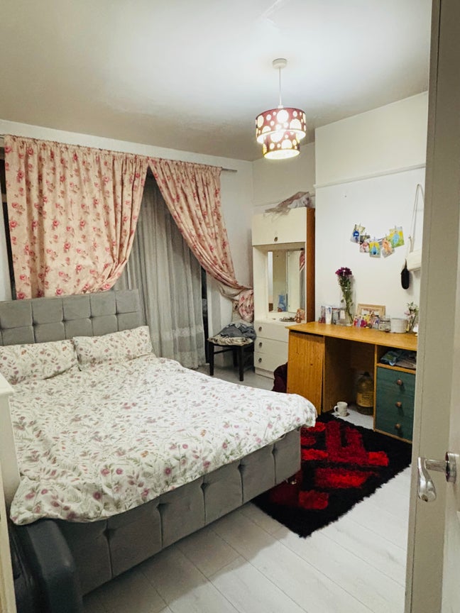 Large double room in welling  Main Photo