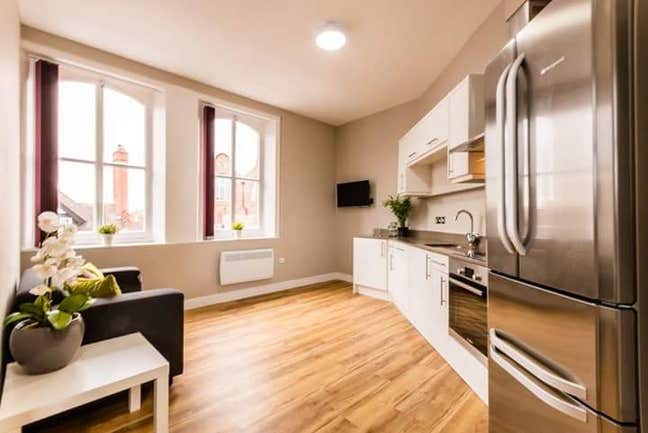 Modern en Suite room in Chester Main Photo