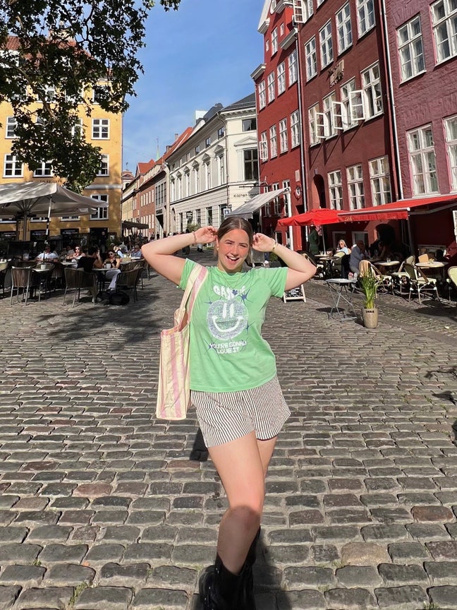 Looking for a buddy up w/ for a flat in January 🫶🏻 Main Photo