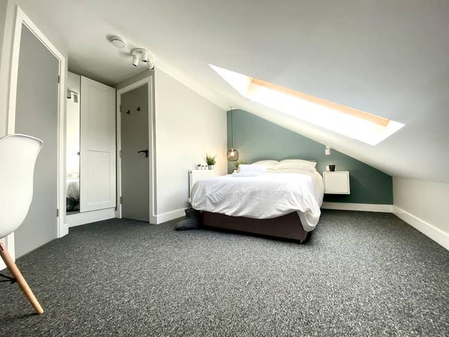 Double En-Suite Room in Heart of Heaton Main Photo