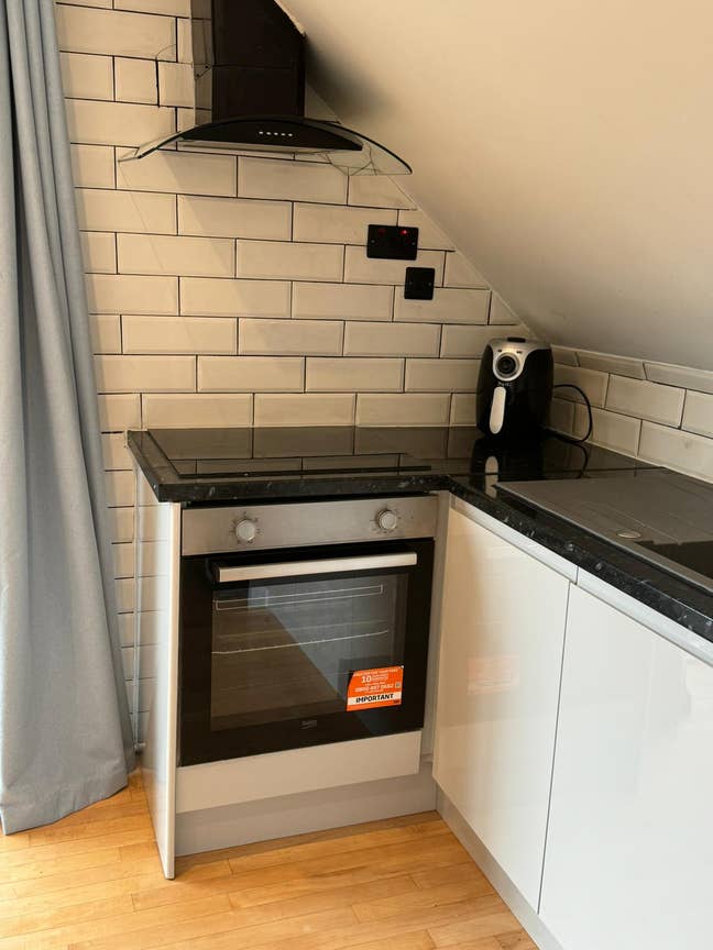 A new constructed 2 spacious bedroom in sm2 to ren Main Photo