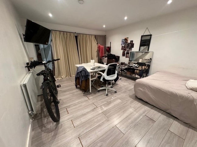 🛏️ Double Room to Let in - East Finchley Main Photo