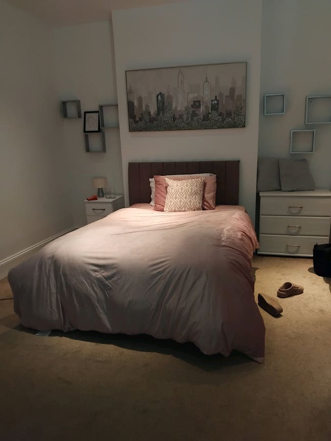 Extra large double room in Edwardian house Main Photo