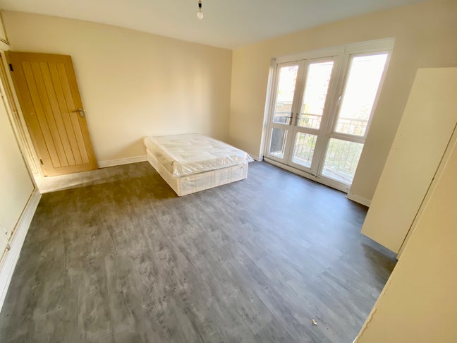 Huge room and balcony 🌺 🌲  Main Photo