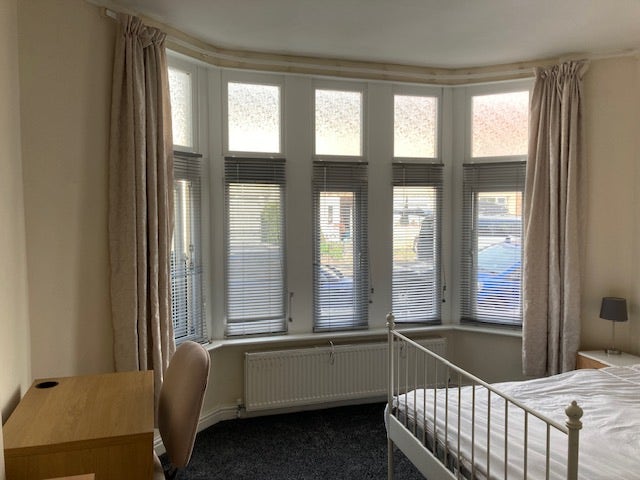  A room in recently refurbished House in Fishponds Main Photo