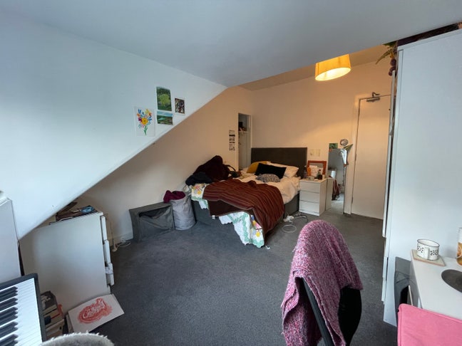 Urgent!! Lovely double room in Bruntsfield  Main Photo
