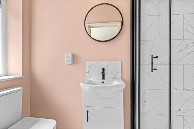 Brand New Double Ensuite Room- Fantastic Location Main Photo