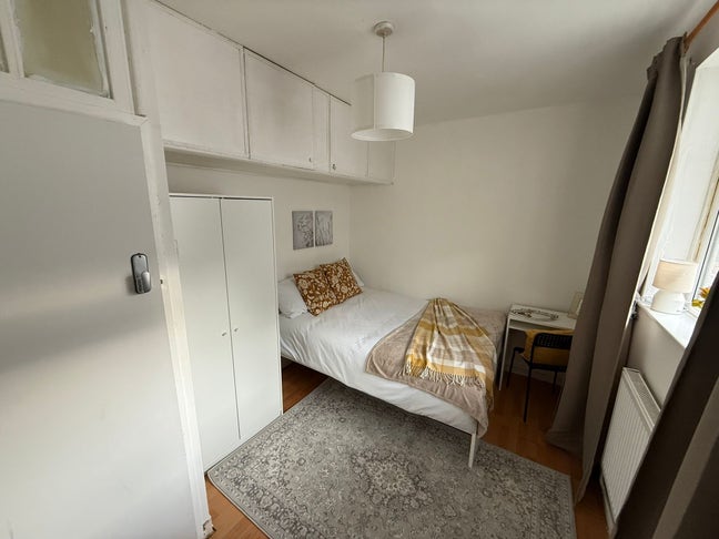 Beautifully furnished home in Bethnal Green! Main Photo