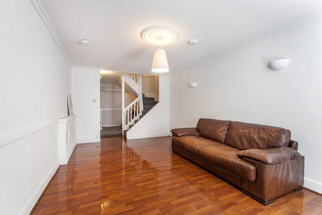 Amazing 4 Bed 2 Bath & Garden in Kings Cross! Main Photo