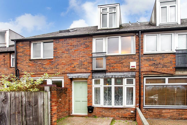 Amazing 4 Bed 2 Bath & Garden in Kings Cross! Main Photo