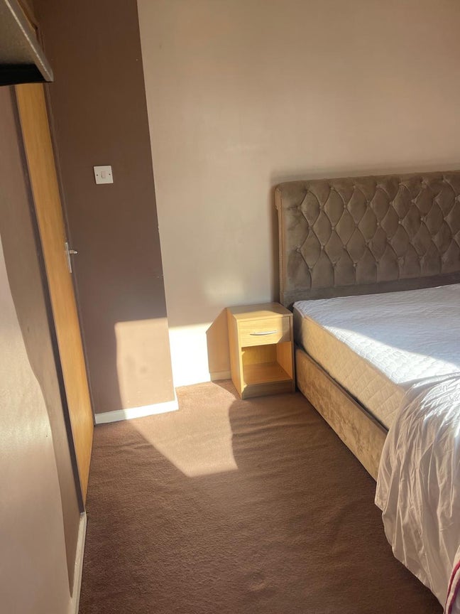 Big double room for rent  Main Photo