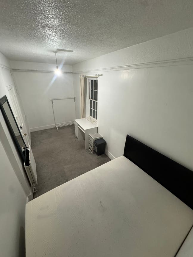 2 Bedroom Flat  Main Photo