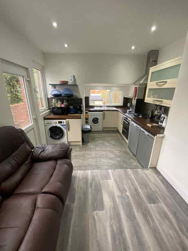 Short term student lets Thurlow Road EX4 Main Photo