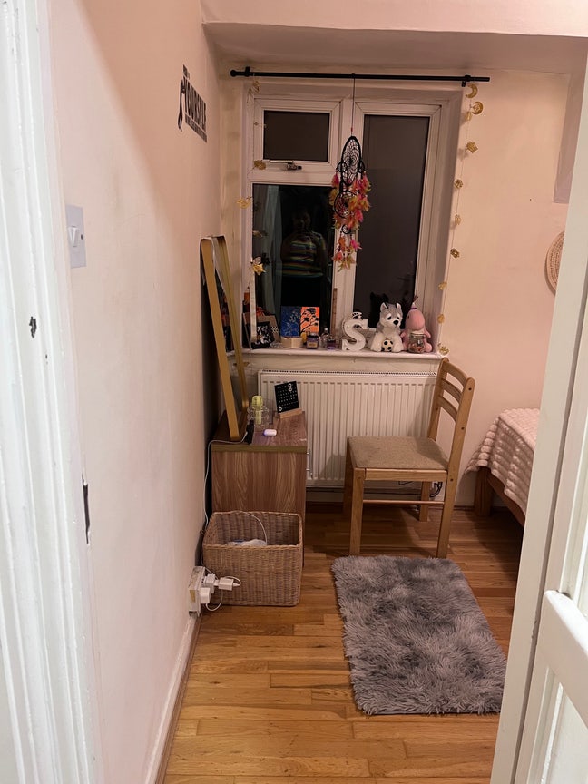  Single  Room available in a 4 bedroom House Main Photo