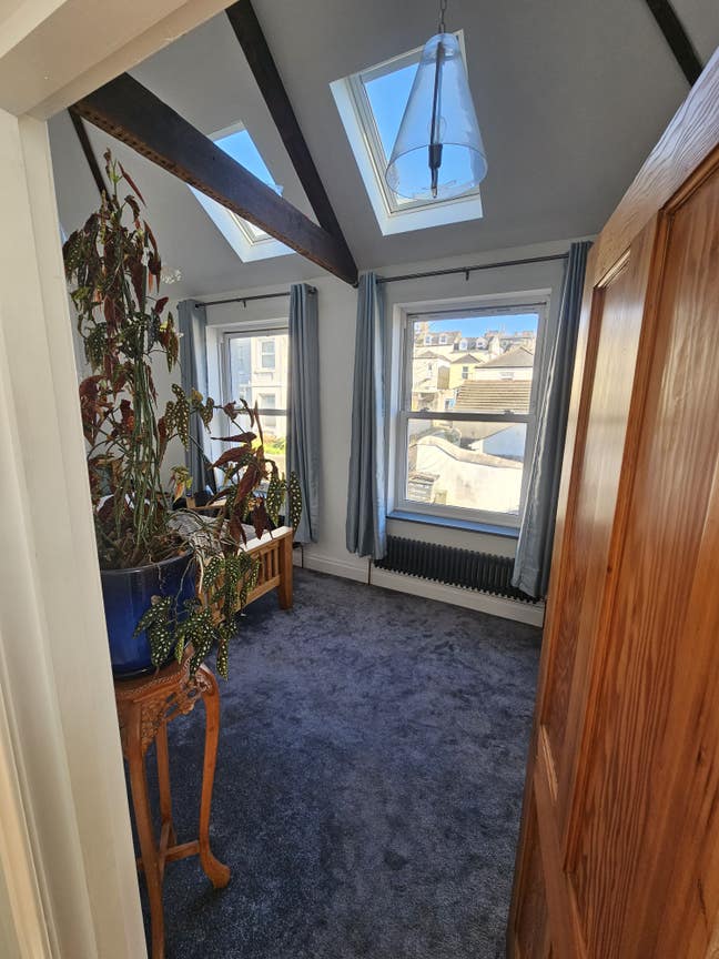 Room for rent  Main Photo