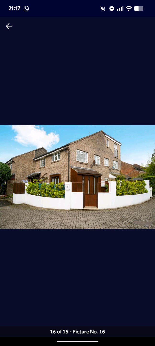 Double ensuite parking in lovely 2 bed house Main Photo