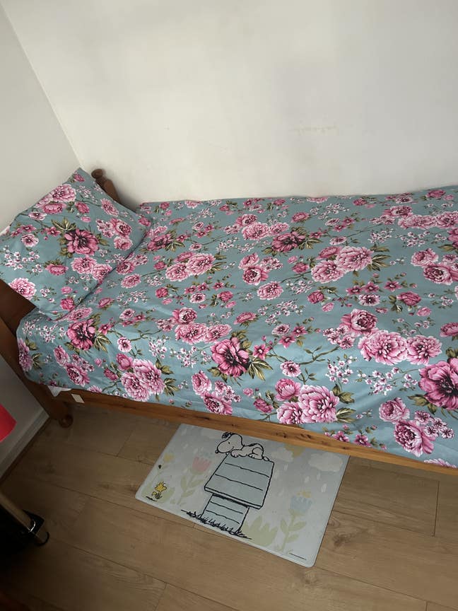 Looking a single room in a quiet area secure area  Main Photo