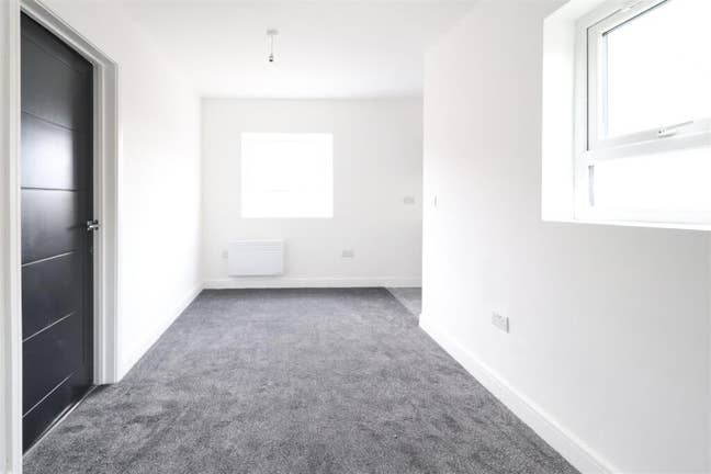 Modern Two bedroom Flat Main Photo