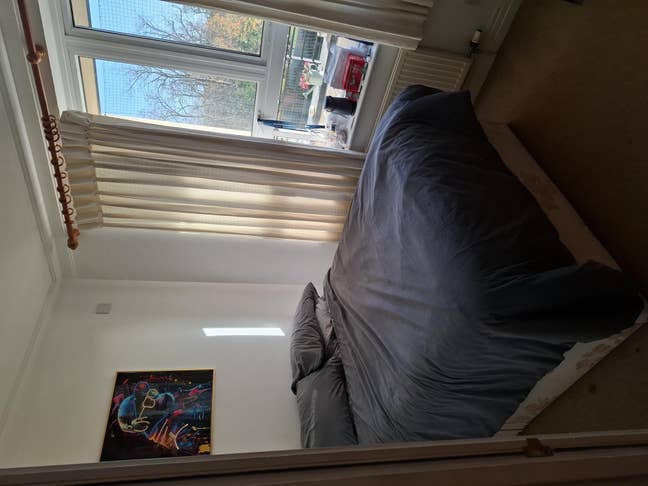 1 X Bedroom and shared communal areas Main Photo