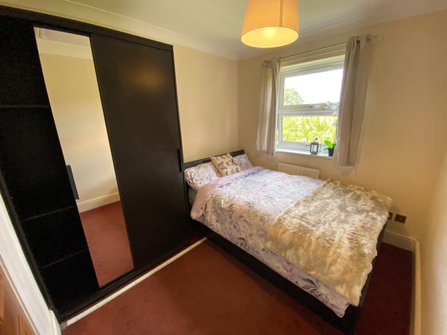 Bright cosy double room in Chiswick  Main Photo