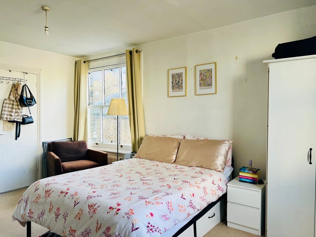 Sublet - Clapham Junction en-suite room Main Photo