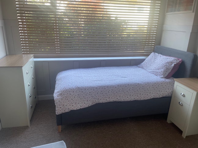 A lovely room in a central village community Main Photo