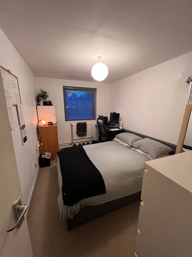 Large Bright Double, E. Finchley £795 inc Gas/Wifi Main Photo