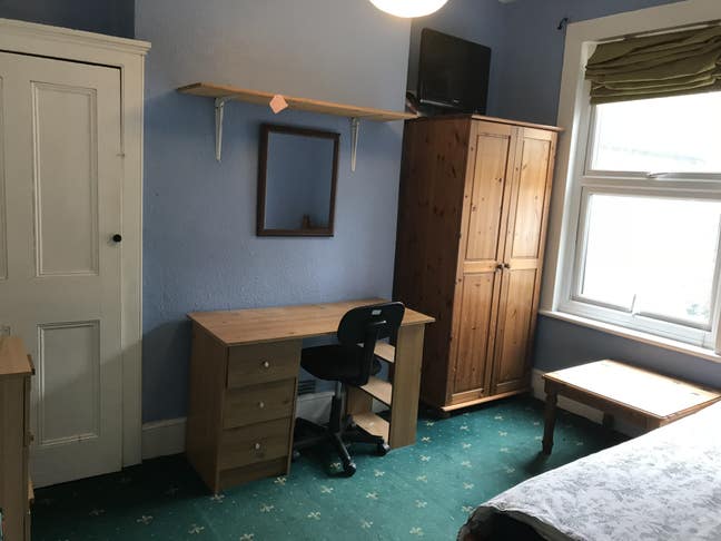 Single room available now  Main Photo