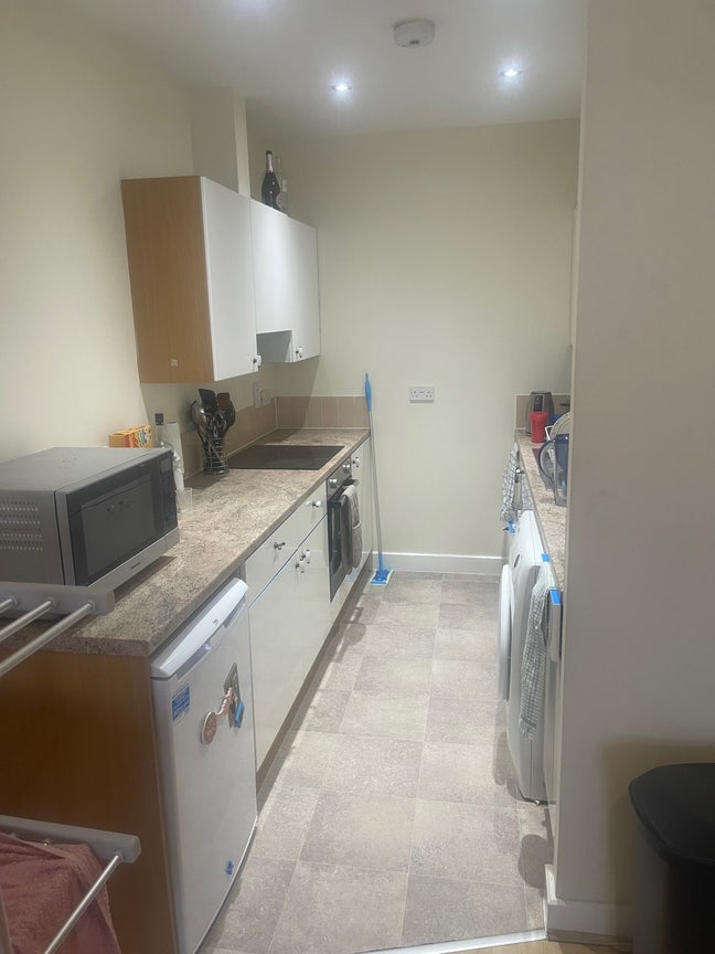 Spacious Flat in Chinatown Main Photo