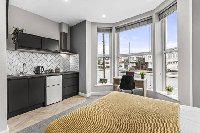 Stunning Studio With Kitchen & Ensuite, NG2 Main Photo