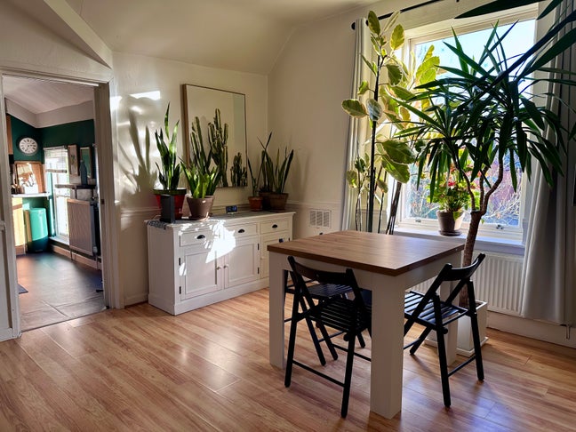  🏡  Comfortable Double Room Bentley Road L8 0SY Main Photo