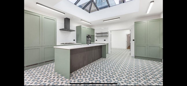 New fully renovated Fulham house  Main Photo