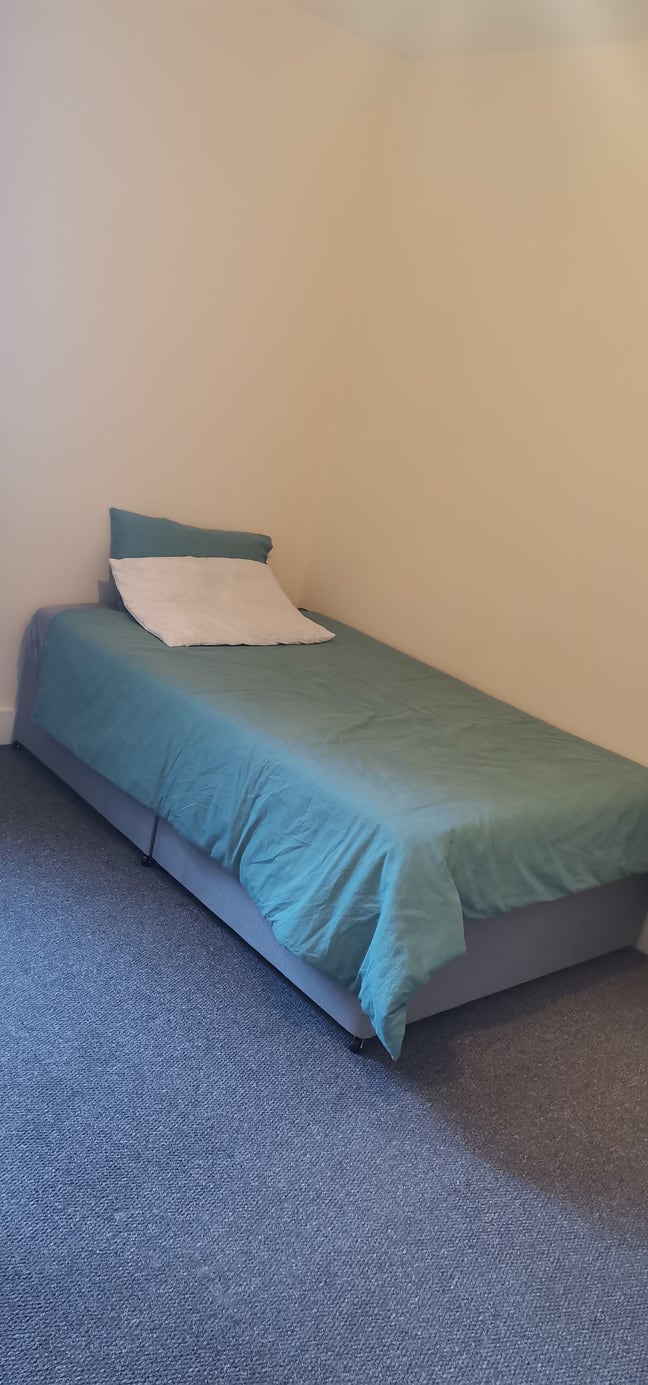 Double Bedroom in Flatshare Main Photo